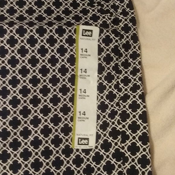 Capri pants - Picture 2 of 5